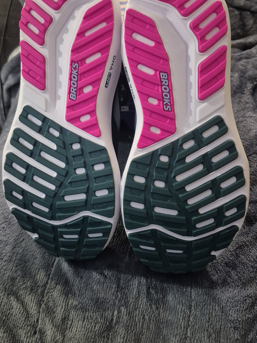 Brooks Anthem 8 Women's Running Shoes in Teal with Pink Accents - Picture 6 of 6